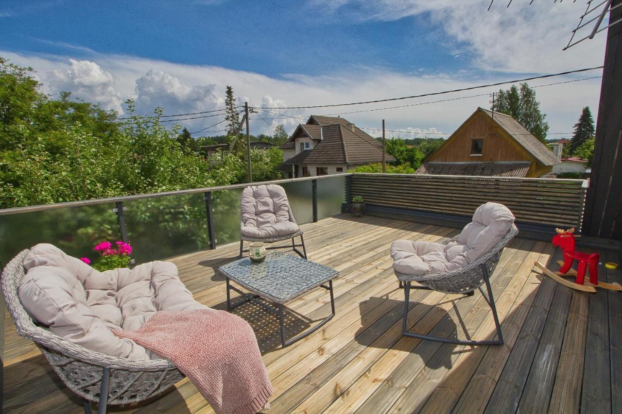 Apartment With Private Garden And Large Balcony Pärnu Esterno foto